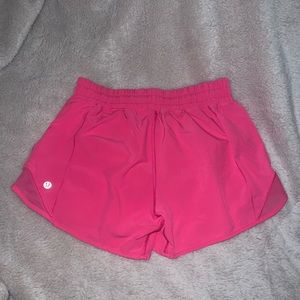 LULULEMON HOTTY HOT SHORT HIGHLIGHT PINK